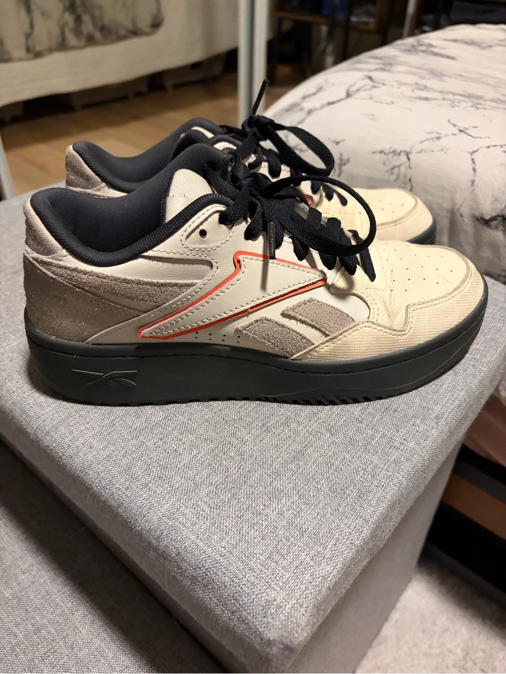 Reebok Men's Low-Top Sneakers in Beige, Black and Orange Trim